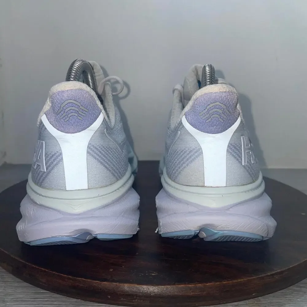 Hoka One One hoka one
